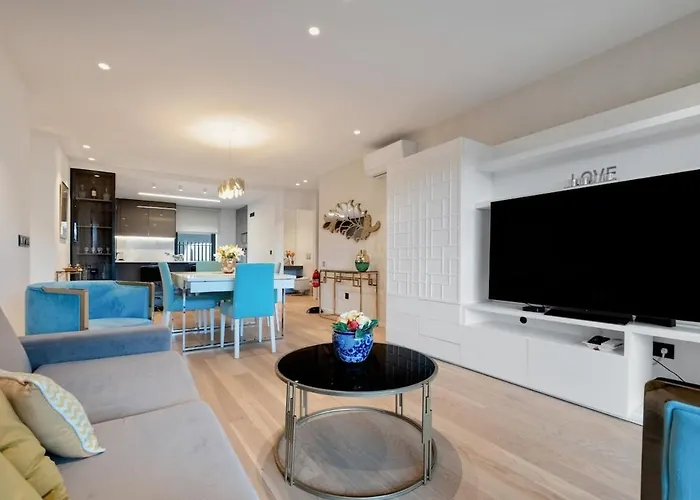 アパート Moderno T2 Com Patios E Acesso A Piscina フンシャル