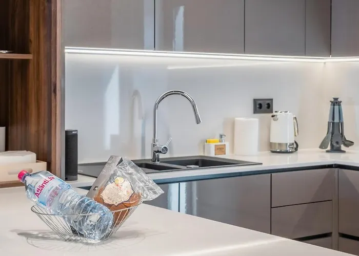 Moderno T2 Com Patios E Acesso A Piscina *