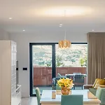 Moderno T2 Com Patios E Acesso A Piscina